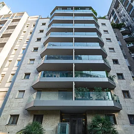 Central/garibaldi Luxurious Two-room Apartment. شقة
