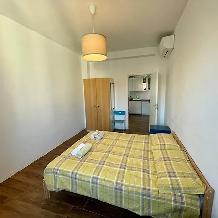 Bocconi And Navigli Apartmán *