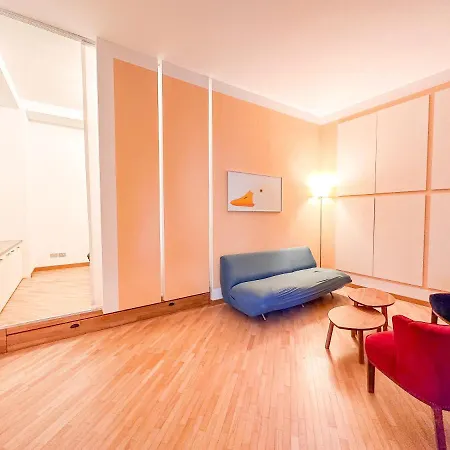 Cool House In Center 公寓