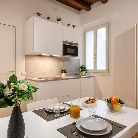 Monte Nero, 62 - Comodo E In Posizione