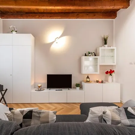 Monte Nero, 62 - Comodo E In Posizione * ミラノ