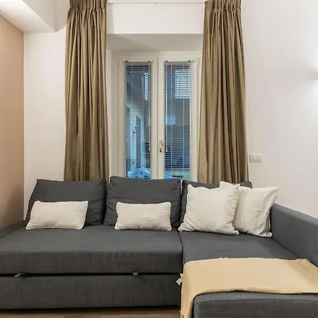 Mora Flexyrent A.c. - Colonne Milan