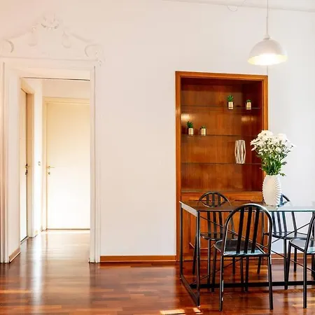 Luminoso In Centro Storico Apartment Milan