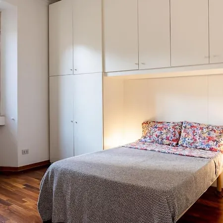 Apartment Luminoso In Centro Storico Milan