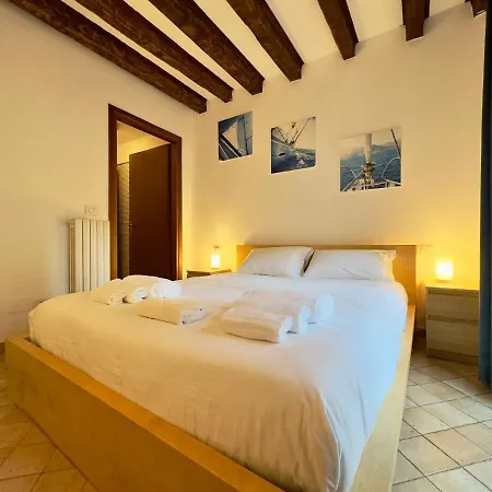 Sensational Navigli Apartment