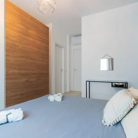 Navigli-metro-universita Wi-fi E Parcheggio Free Appartement *
