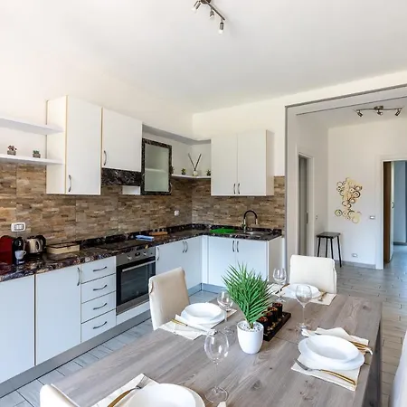 Apartment Marble House Duomo Milan