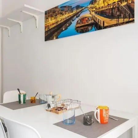 Da Anna E Vanni Ai Navigli Апартаменты Милан