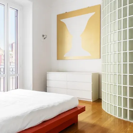 Stylish Two Bedroom In Great Location Milano