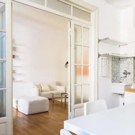 Stylish Two Bedroom In Great Location Lejlighed