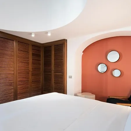 Relstay - Montenapoleone Milan