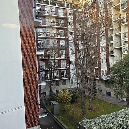 Porta Genova Modern House Apartment Milan