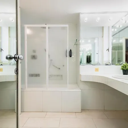 Relstay - Montenapoleone Appartement *