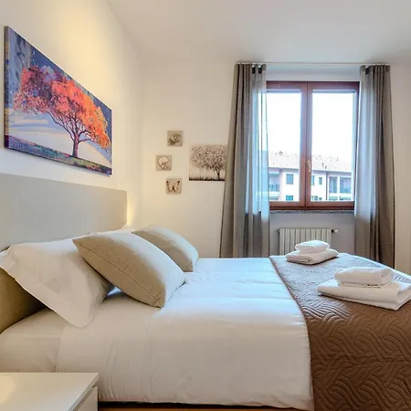 Park View - Navigli Apartament *