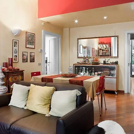 With Terrace In Apartment Mailand