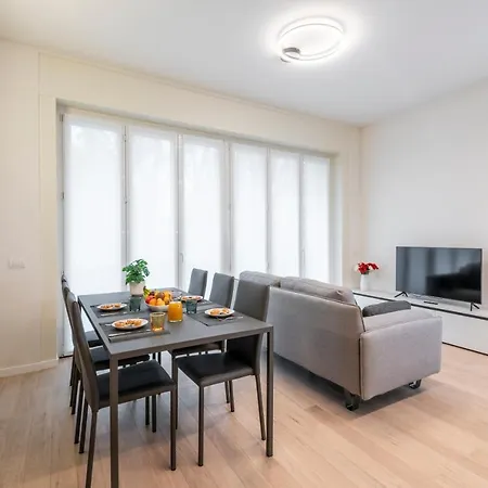 De Amicis, 25 - Nel Cuore Di *