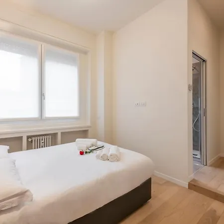 De Amicis, 25 - Nel Cuore Di Milán