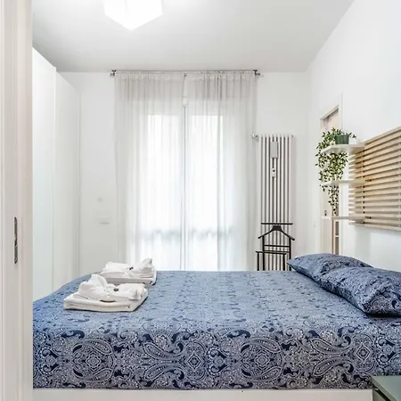 Cozy San Siro-duomo Netflix & Design Daire