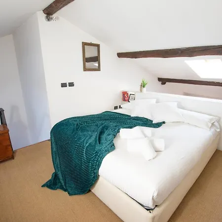 Apartment Ihost - Ticinese 75 Milan