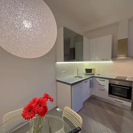 Appartme Sarca 59 * Милан