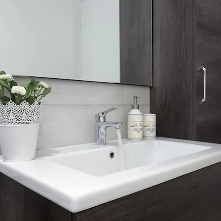 Apartament Youhosty - Pellegrini 8/4 *