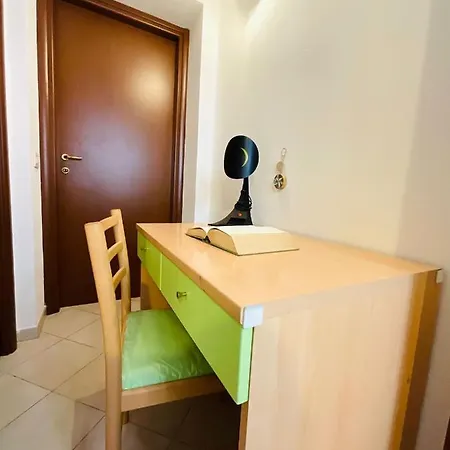 Apartment Flat In Central Navigli Milan