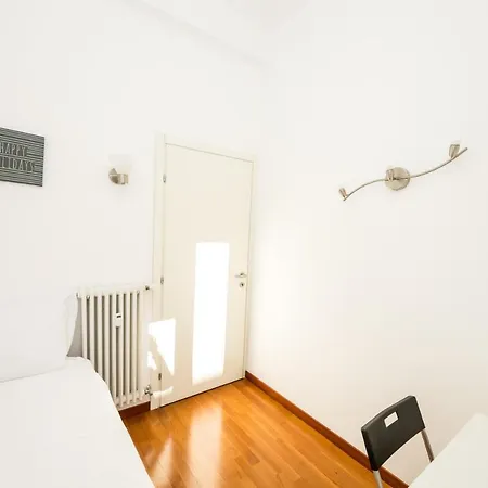 Shortmi Garibaldi Apartment