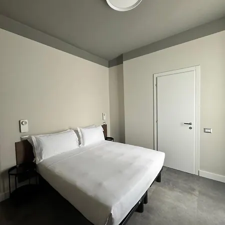 22 Marzo Hotel Milan