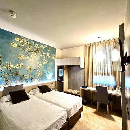Hotel Canova 3*