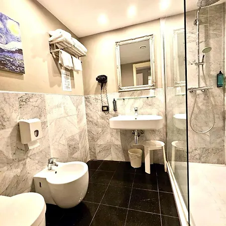 Canova Hotel 3*