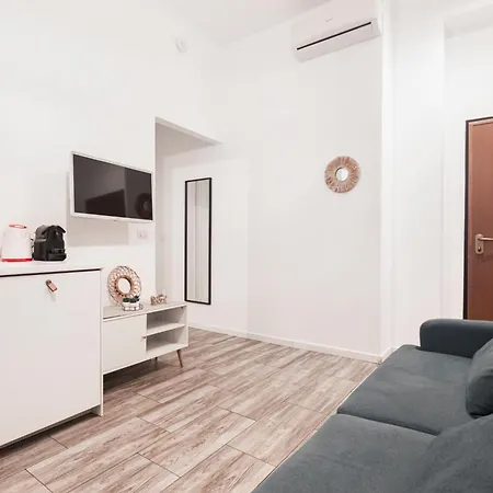 Apartment Wonderful Flat Repubblica Station Milan