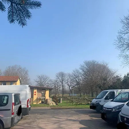 Cascina Bellaria ホステル ミラノ
