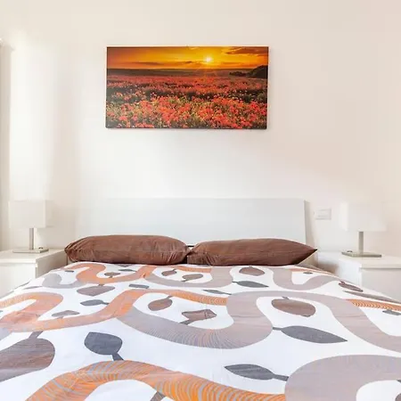 Bright Terrace In ميلان