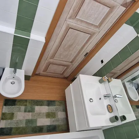 Stanza In Con Giardino *