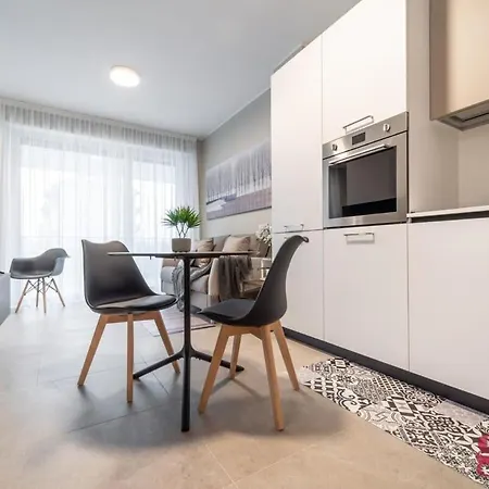 Stilicone 15 - Luxury Apt 4c *