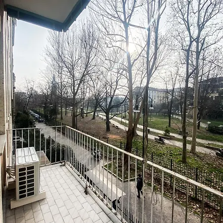 Molino Cozy With Park View In Downtown Milano