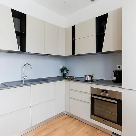 דירה The Best Rent - Bright One-bedroom In Corso Vittorio Emanuele Ii *