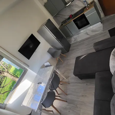 Toma Trilocale Moderno Per Max 6 Persone *