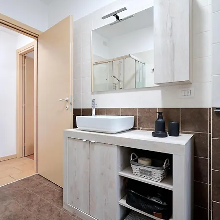 Xenia - Spacious And Bright New Flat With Garden