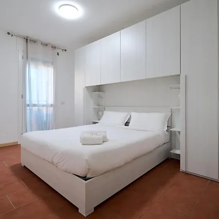 Appartement Xenia - Spacious And Bright New Flat With Garden Milaan