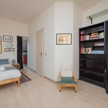 Xenia - Luminous At Navigli Tram Theme * Milan