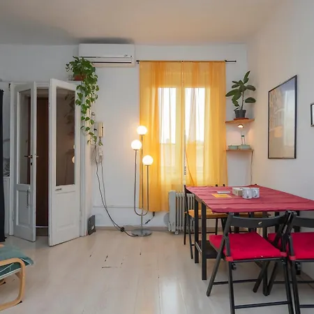 Xenia - Luminous At Navigli Tram Theme 밀라노