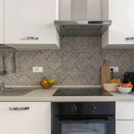 Апартаменты Ourjoy & Skyjoy Units - Via M Gioia, 47 - Wifi, Private Parking, Station,
