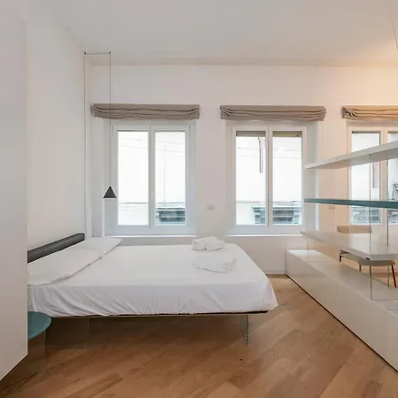 Duomo Elegant Flat דירה *