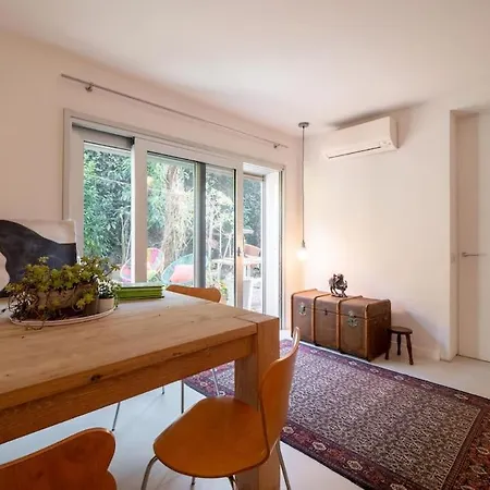 Casa Con Giardino Milan