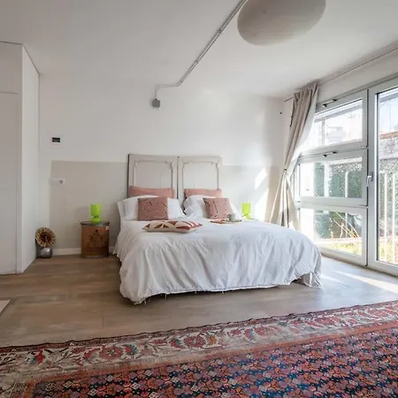 Casa Con Giardino Milan