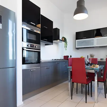 Nam House & Posto Auto Milaan