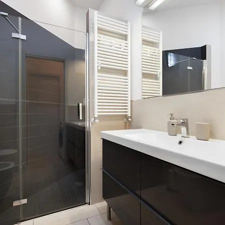 Nam House & Posto Auto Apartment
