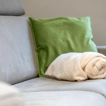 5 Guests - Modern With Balcony Апартаменты Милан