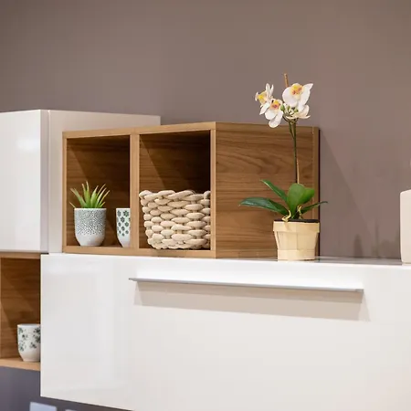 5 Guests - Modern With Balcony